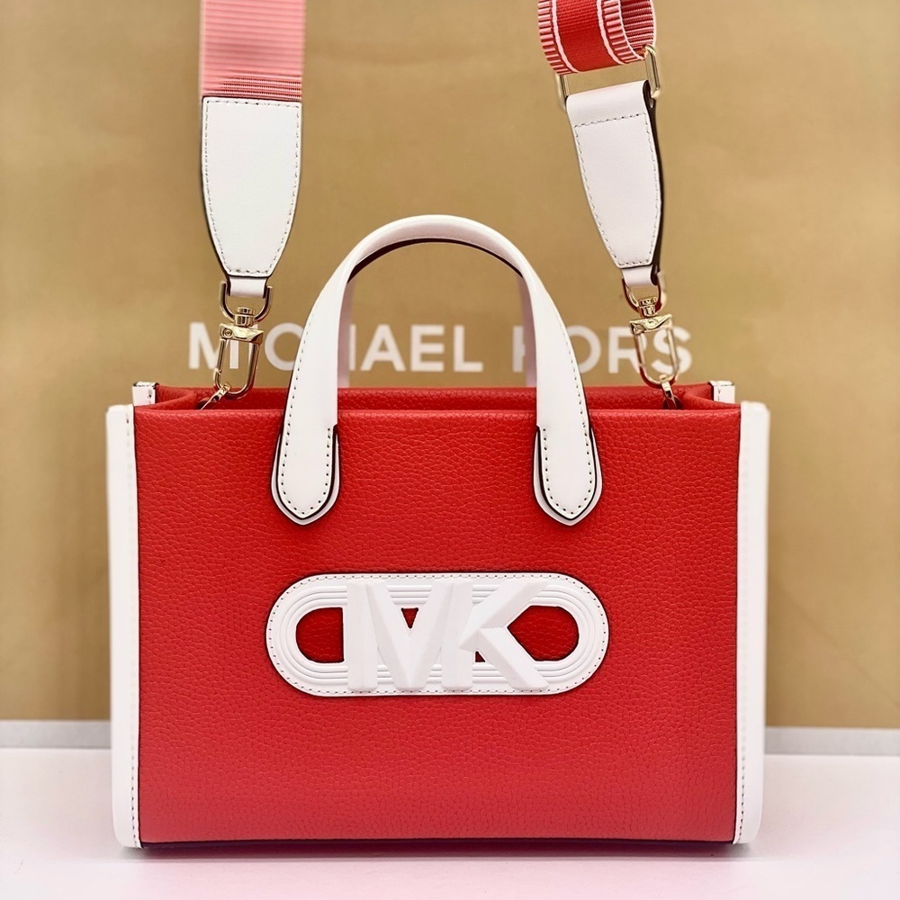 Michael Kors Gigi Small Embossed Pebbled Leather Messenger Bag - Picture 3 of 16